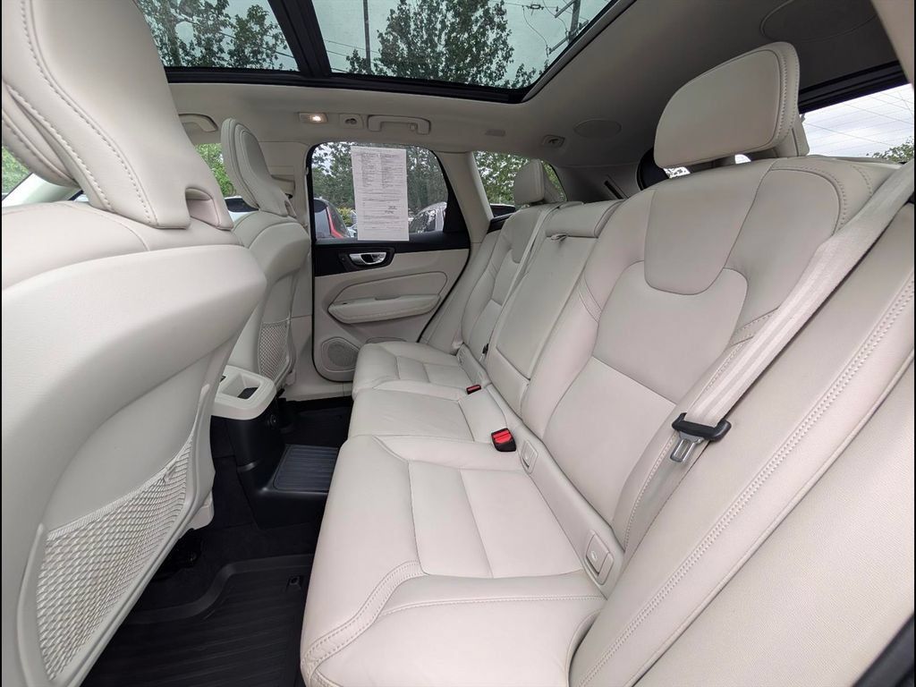Certified 2024 Volvo XC60 T8 Ultimate w/ Protection Package Premier AWD/4WD image 17