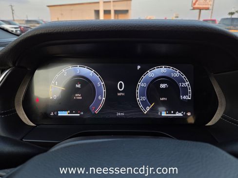 New 2025 Jeep Grand Cherokee Limited image 36