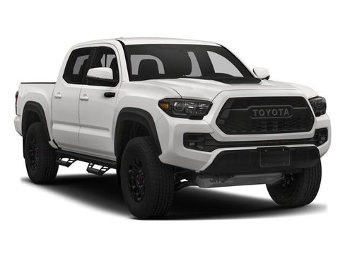 Used 2017 Toyota Tacoma TRD Off-Road AWD/4WD image 9