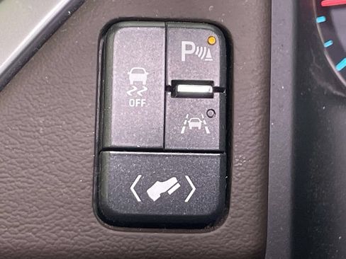 Used 2020 Chevrolet Suburban LT AWD/4WD image 36