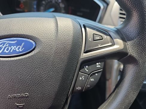Used 2020 Ford Fusion SE FWD image 18