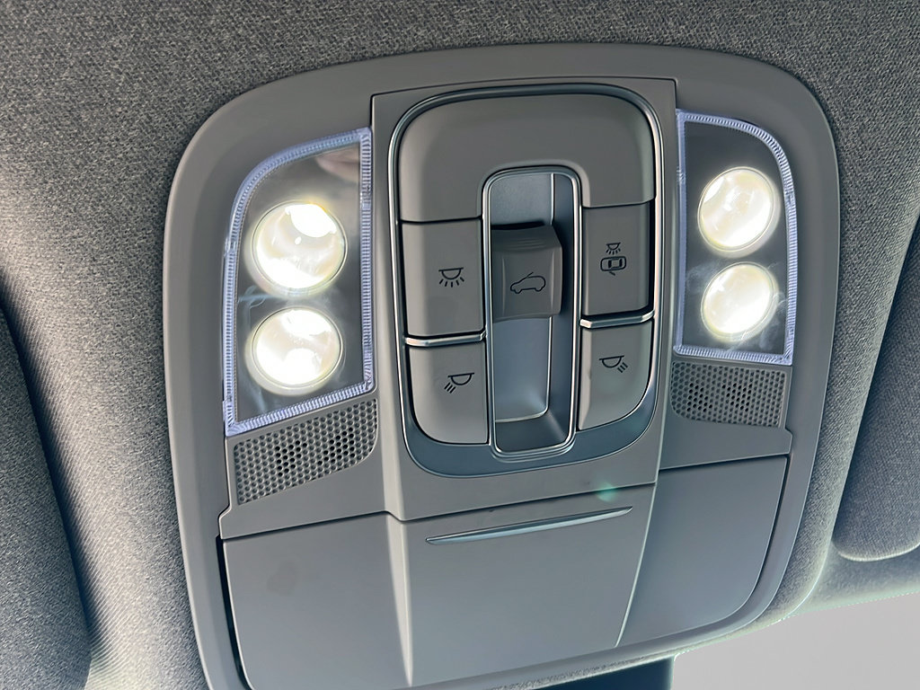 Used 2020 Hyundai Santa Fe Limited FWD image 25