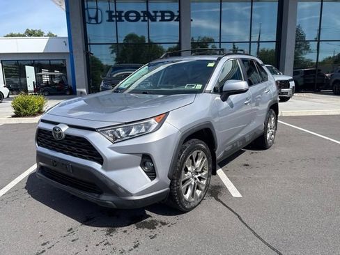 Used 2019 Toyota RAV4 XLE Premium AWD/4WD image 2