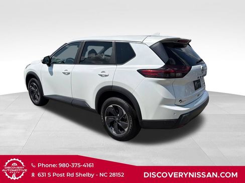 Certified 2024 Nissan Rogue SV FWD image 8