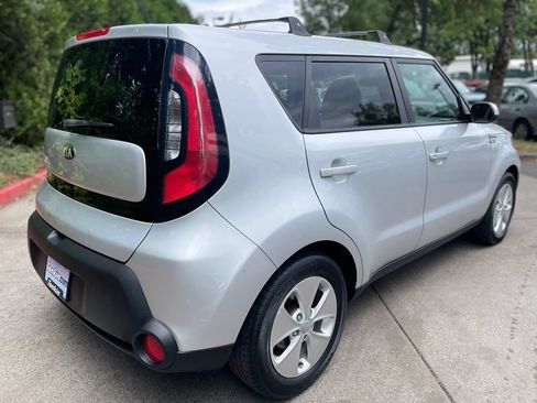 Used 2016 Kia Soul FWD image 4