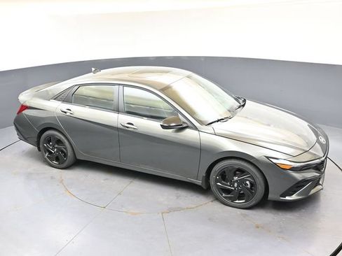 Used 2026 Hyundai Elantra SEL Sport Premium w/ Cargo Package FWD image 53