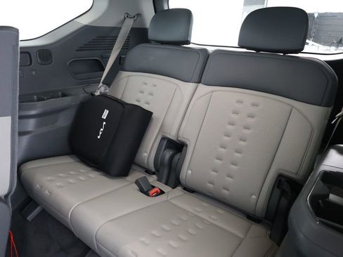 Used 2024 Kia EV9 Wind image 22