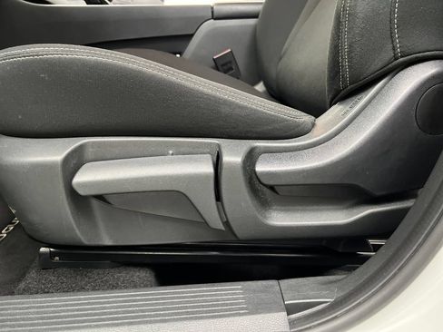 Used 2024 Nissan Rogue S FWD image 13