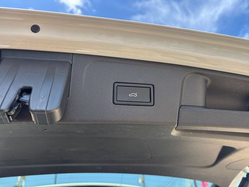 Used 2026 Volkswagen Atlas SE FWD image 23
