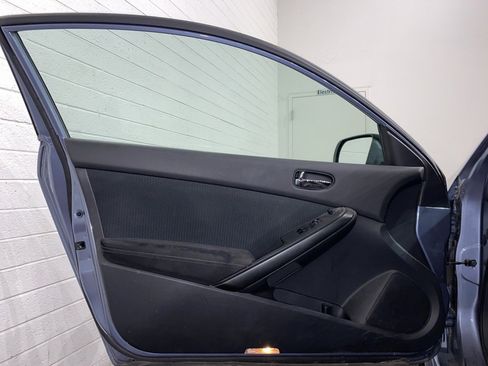 Used 2011 Nissan Altima 2.5 S w/ 2.5S Premium Pkg image 9