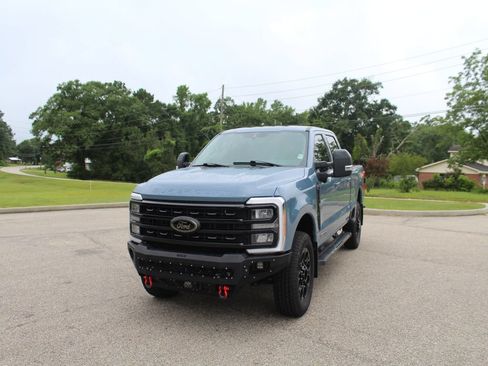 Used 2023 Ford F250 Lariat w/ Lariat Ultimate Package AWD/4WD image 5