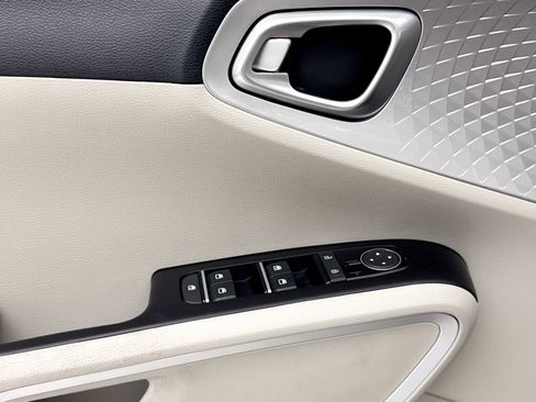 Used 2022 Kia Soul LX w/ Technology Package FWD image 33