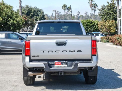 Used 2025 Toyota Tacoma TRD Sport AWD/4WD image 8