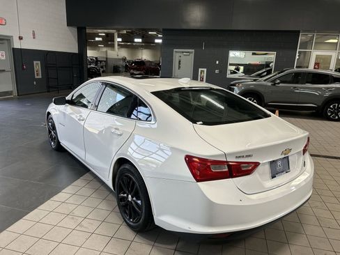 Used 2018 Chevrolet Malibu LT FWD image 36