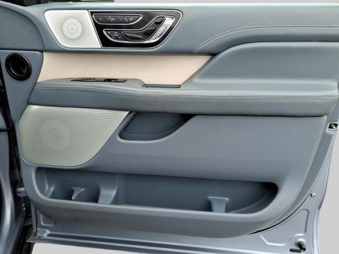 Used 2021 Lincoln Navigator Black Label image 23