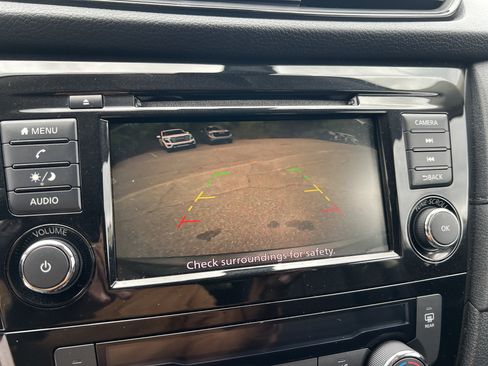 Used 2019 Nissan Rogue SV image 26