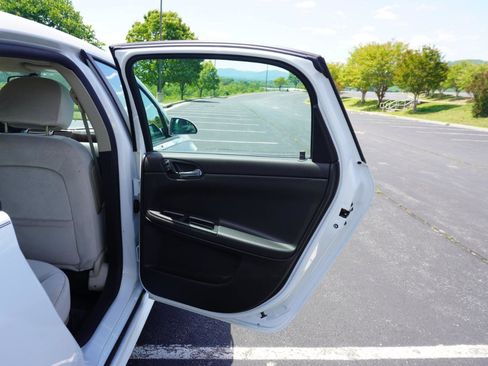 Used 2013 Chevrolet Impala LT FWD image 21