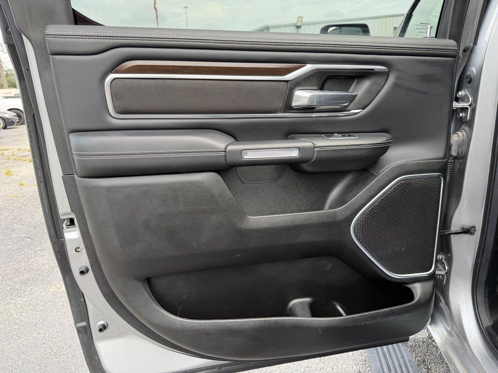 Used 2022 RAM 1500 Laramie w/ Laramie Southwest Edition RWD image 17