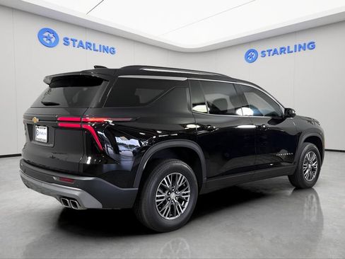 Certified 2025 Chevrolet Traverse LT w/ Driver Confidence Package FWD image 9