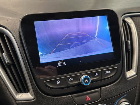 Used 2019 Chevrolet Malibu LS image 14