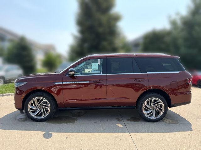 New 2027 Lincoln Navigator Reserve AWD/4WD image 9