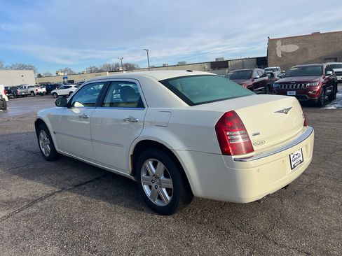 Used 2006 Chrysler 300 C w/ Navigation & Sound Group II image 5