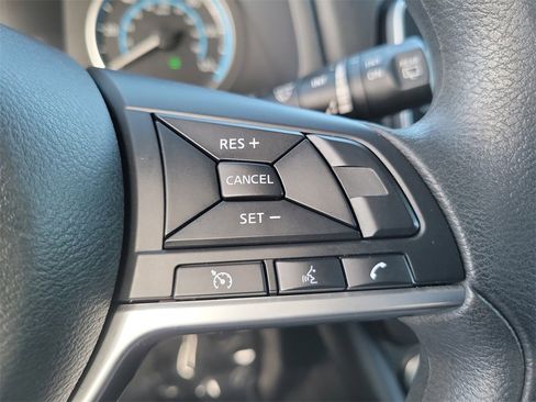 Used 2023 Nissan Leaf S image 6