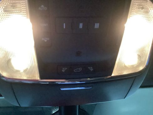 Used 2021 Jeep Grand Cherokee Limited AWD/4WD image 19
