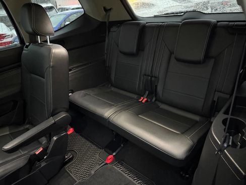 Used 2021 Volkswagen Atlas SE w/ Panoramic Sunroof Package image 13