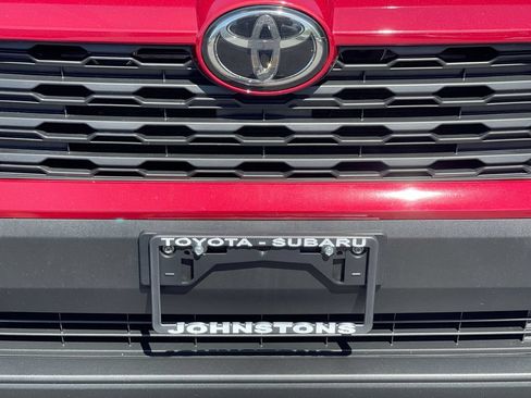 Certified 2022 Toyota RAV4 XLE Premium AWD/4WD image 19