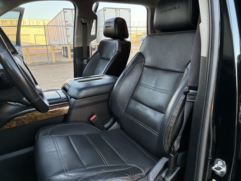 Used 2016 GMC Yukon Denali RWD image 47