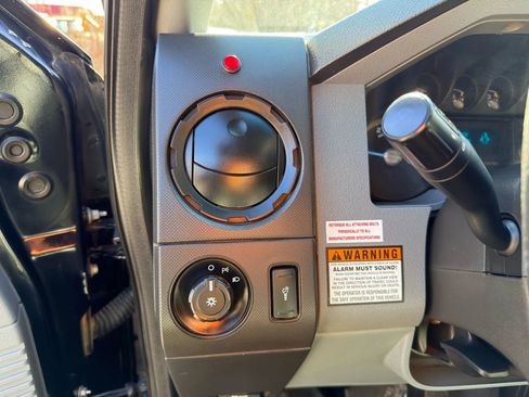 Used 2016 Ford F550 4x4 SuperCab Super Duty image 35