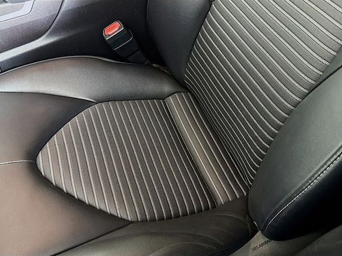 Used 2024 Toyota Highlander XSE image 19