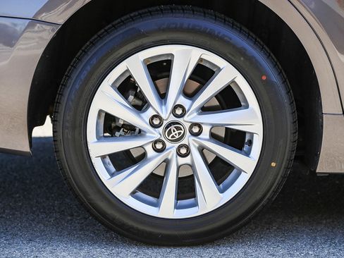 Used 2023 Toyota Camry LE image 11