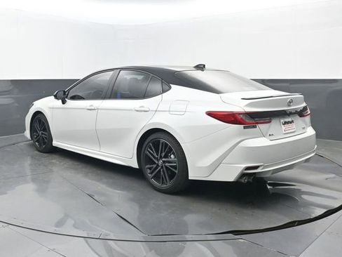 Used 2025 Toyota Camry XSE image 3