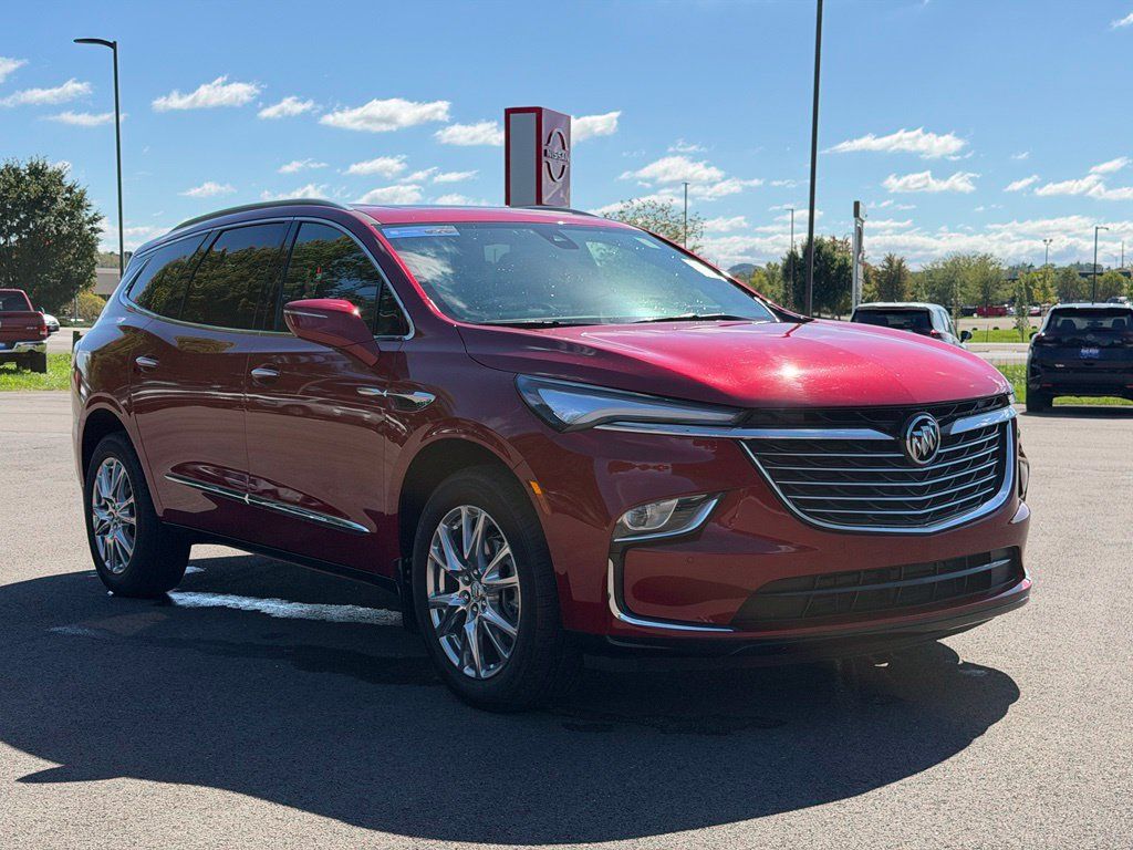Used 2023 Buick Enclave Essence w/ Experience Buick Package FWD image 1