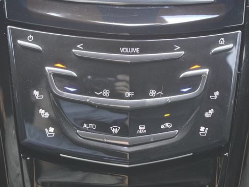 Used 2018 Cadillac Escalade Platinum AWD/4WD image 21