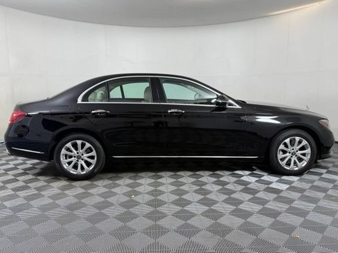 Used 2019 Mercedes-Benz E 300 4MATIC image 9