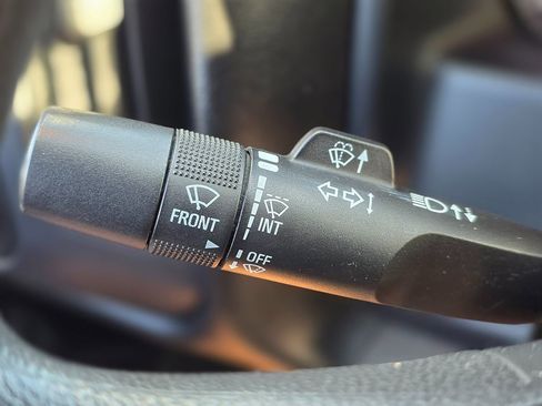 Used 2018 Chevrolet Silverado 1500 Custom w/ Trailering Package image 34