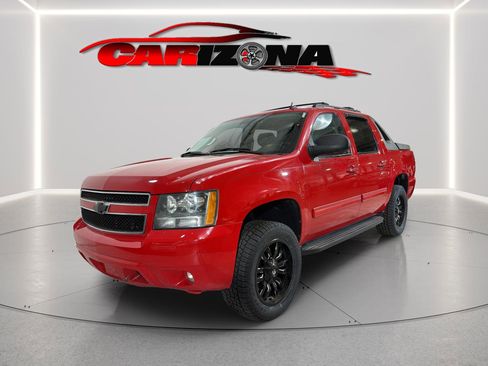 Used 2011 Chevrolet Avalanche LT w/ Luxury Package AWD/4WD image 4