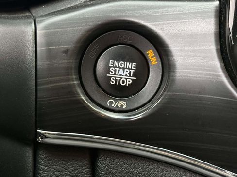 Used 2019 Jeep Grand Cherokee Limited image 23