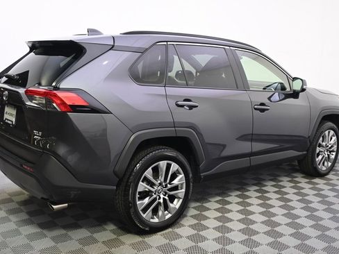 Used 2019 Toyota RAV4 XLE Premium w/ Cold Weather Package AWD/4WD image 7