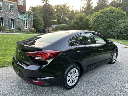 Used 2020 Hyundai Elantra SE w/ Cargo Package (C1) FWD image 10