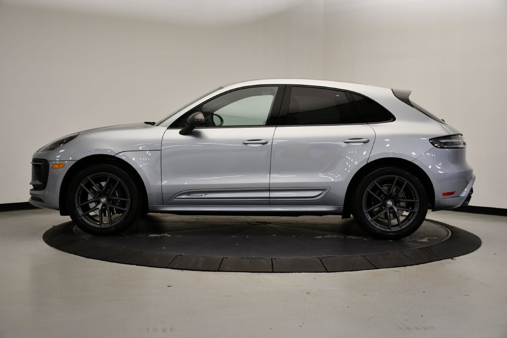 Certified 2026 Porsche Macan Turbo AWD/4WD image 2