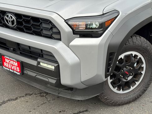 Certified 2025 Toyota 4Runner TRD Off-Road Premium image 3