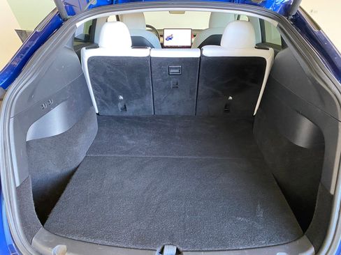 Used 2021 Tesla Model Y Long Range image 28