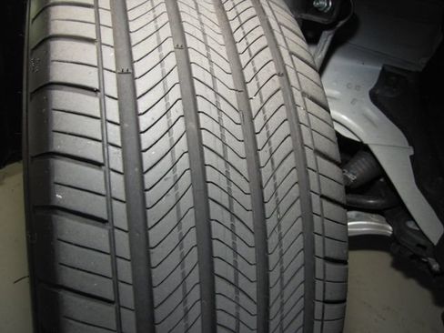 Certified 2025 Honda Pilot Sport image 25