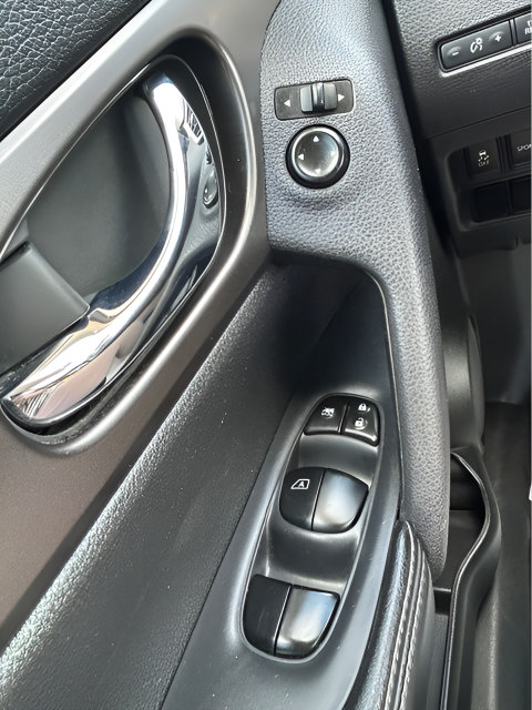 Used 2018 Nissan Rogue SL AWD/4WD image 47