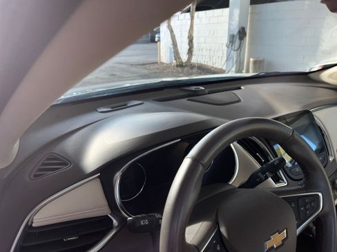 Used 2024 Chevrolet Malibu LT image 34