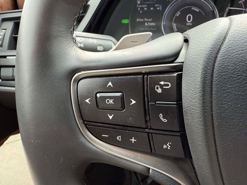 Used 2024 Lexus ES 300h w/ Premium Package FWD image 22